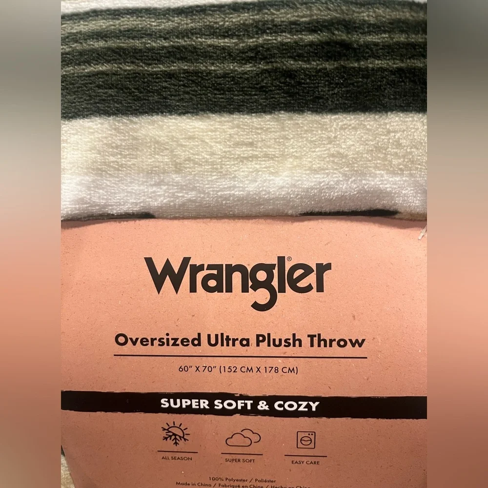 Wrangler Plush Throw Blanket in Green and Cream